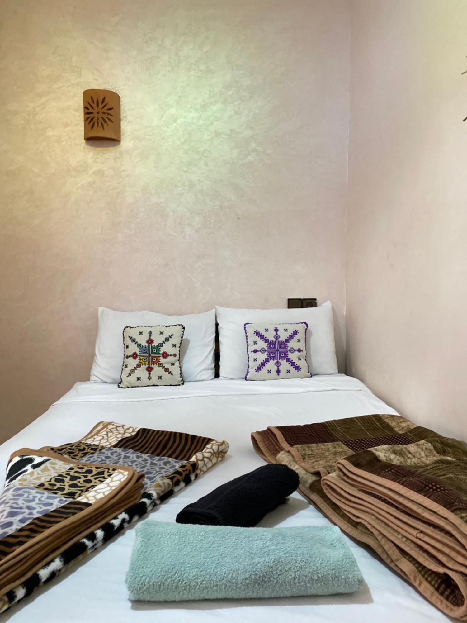 Chill Surfer Hostel Tamraght ภายนอก รูปภาพ